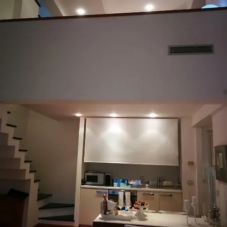Attico In * كيافاري